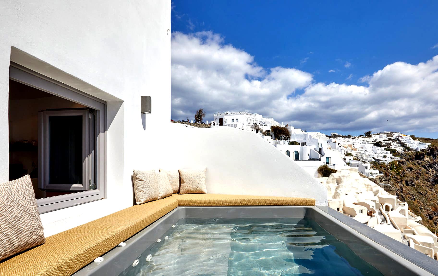 Allure Breeze Suites